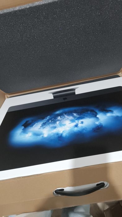 iMac Pro 27” 5K – 8 Core Xeon, 32GB RAM, 1TB SSD, Vega 56 – ca nou