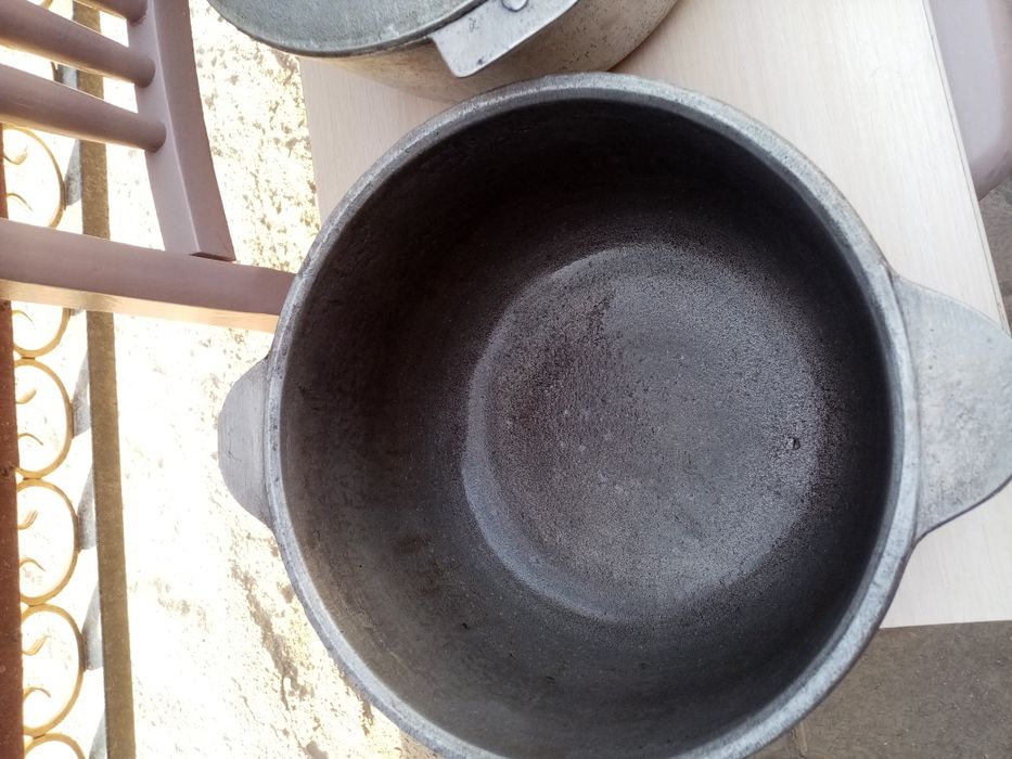 Казаны советские, чугунные.