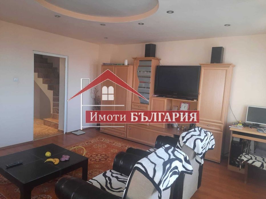 Къща на три етажа + Гараж в гр. Карлово