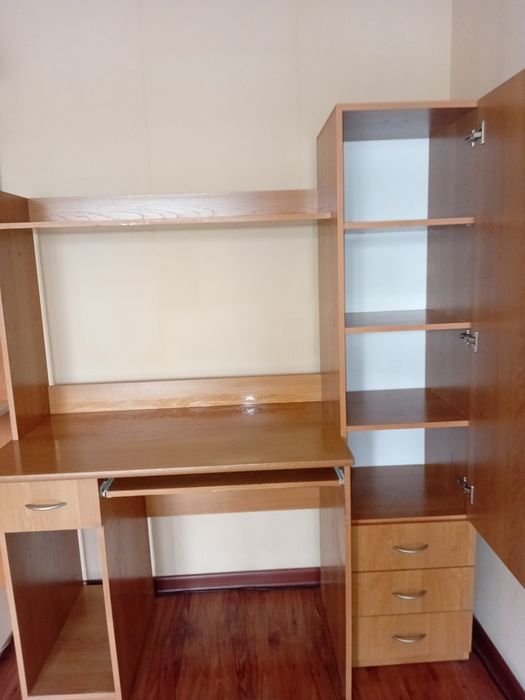 Продам стол школьный