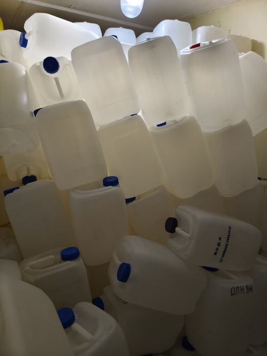 Канистры пластиковые