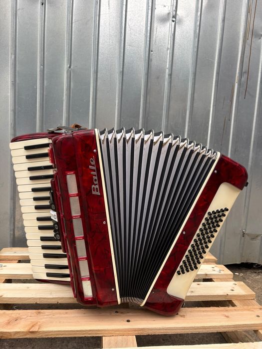 Acordeon Baile/Parrot cu 60 de basi
