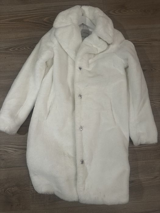Дамско бяло палто