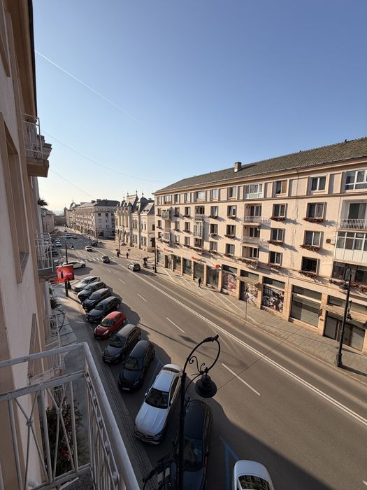 Inchiriez apartament ultracentral (teatru)