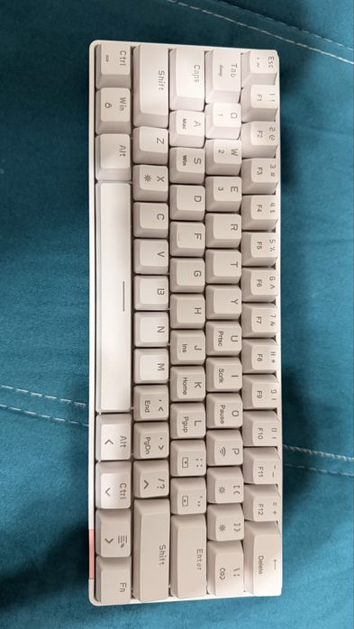 Продам клавиатуру
