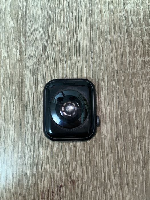 Apple watch series 4 space grey aluminium case 44mm