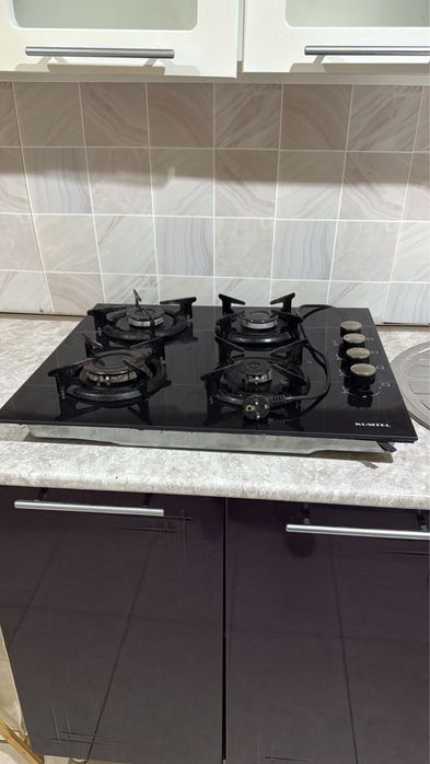 Продам кухонный гарнитур + варочная панель