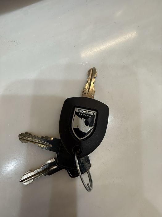 Продам автобокс марки “Broomer”!