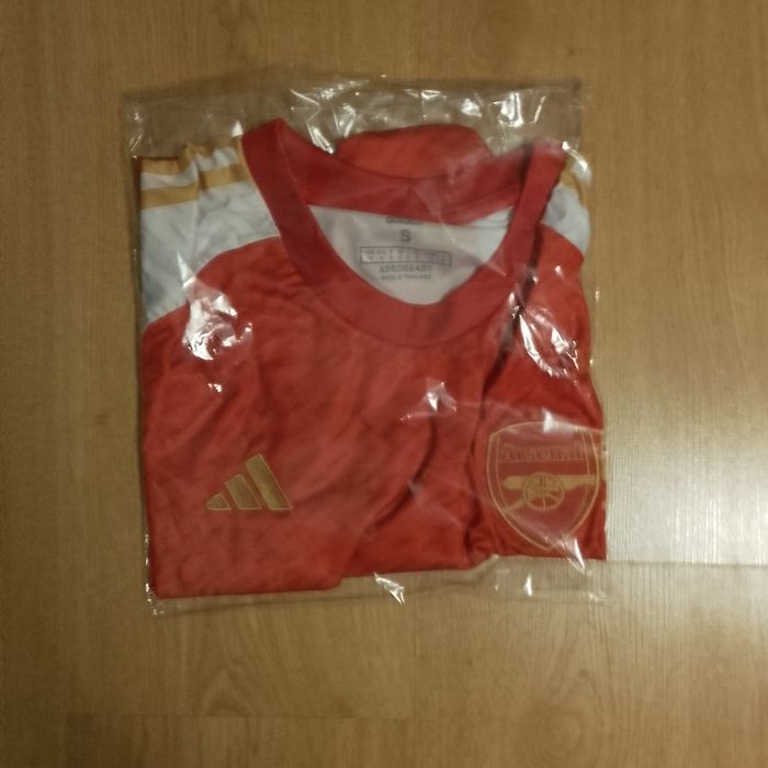 Футболни тениски Барселона, Манчестър Сити, Реал Мадрид,  ПСЖ, Арсенал