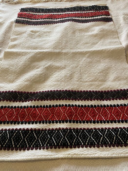 Fata de masa si stergar traditional