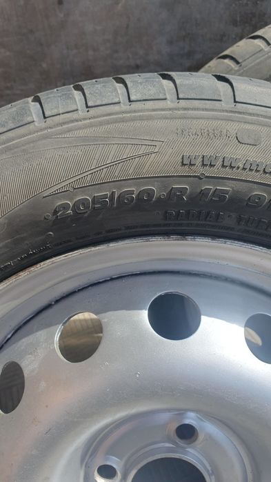 Продам два колеса в сборе на Ларгус