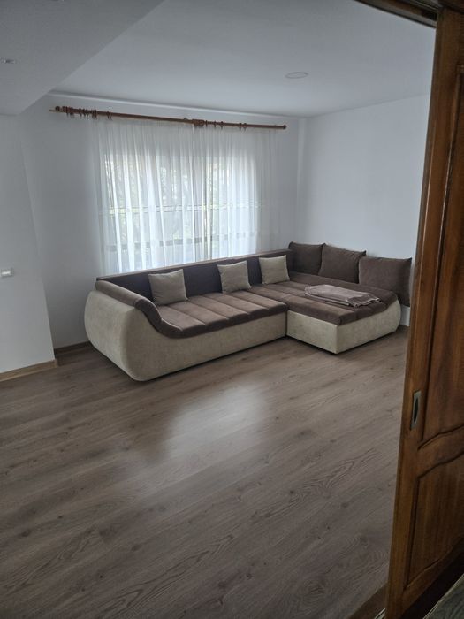 Vand apartament 3 camere