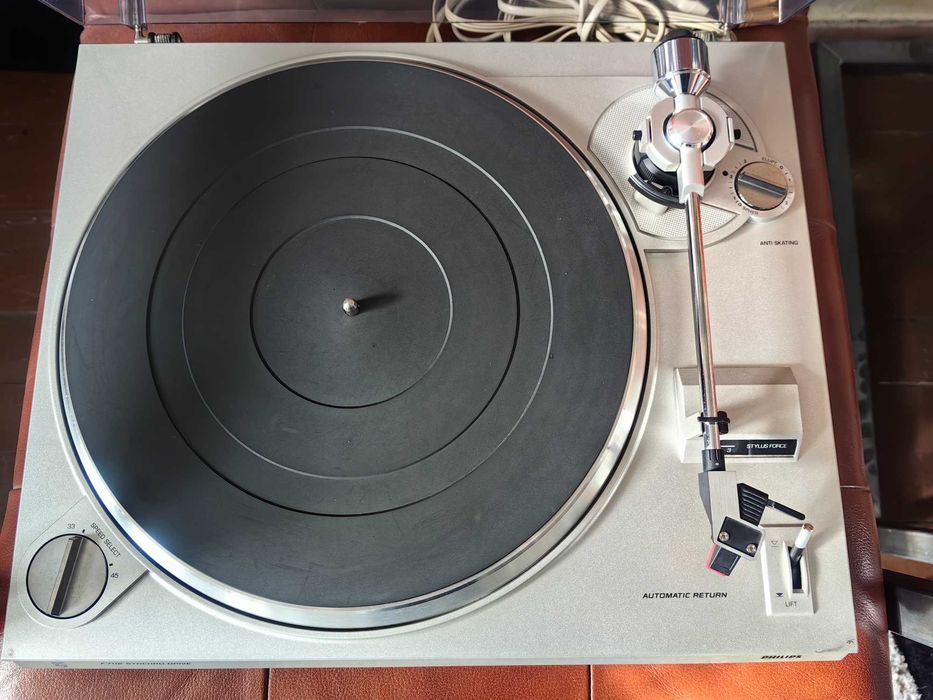 Грамофон Philips F-7111