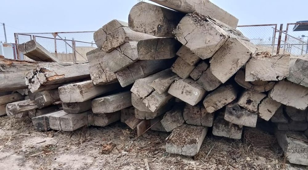 Продаются Б/У  деревянные шпалы