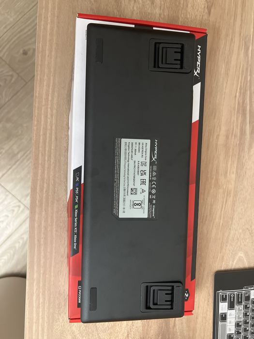 HyperX Alloy Origins Core TKL — красные свитчи