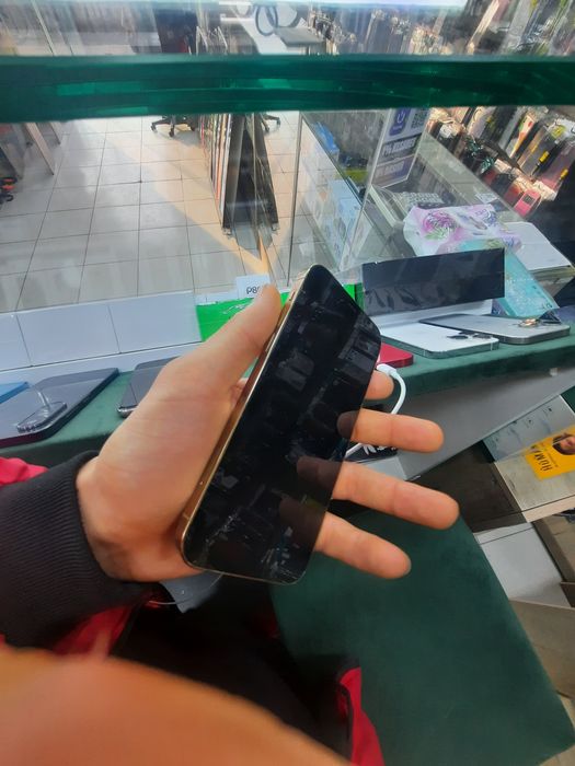 Apple iPhone 12 pro gold ideal