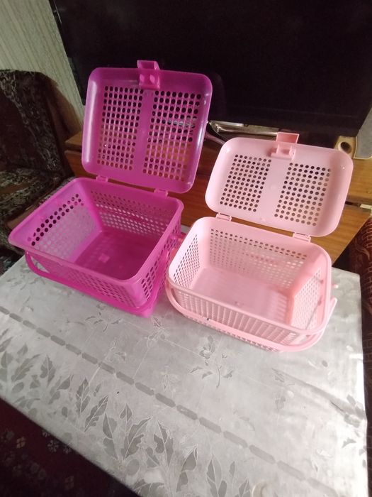 Пластиковые контейнеры переноски