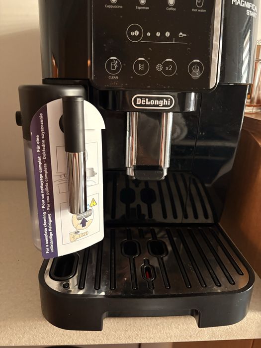 DeLonghi Magnifica Start ca nou