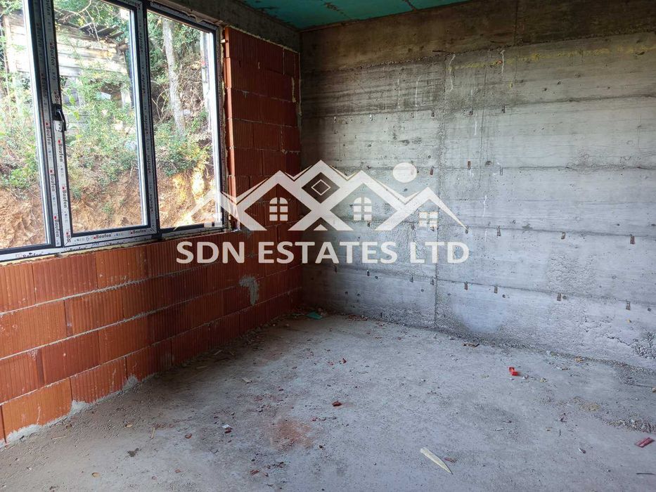 Продава се Къща в Казанлък - 268 кв.м за 857 €/кв.м - Снимка #2