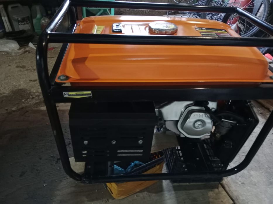 Бензиновый генератор