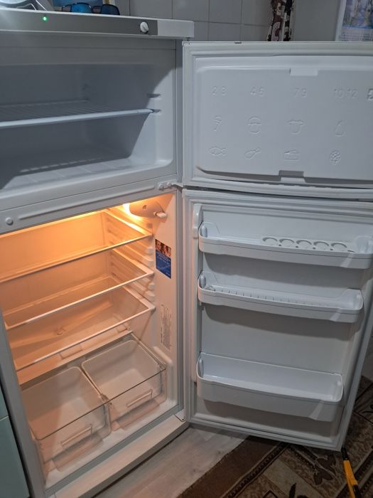 Холодильник сатылады