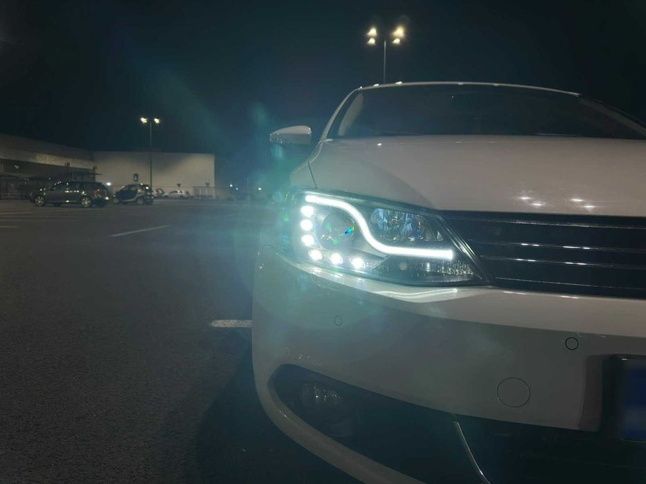 VOLKSWAGEN Jetta 2012 — imagine 4