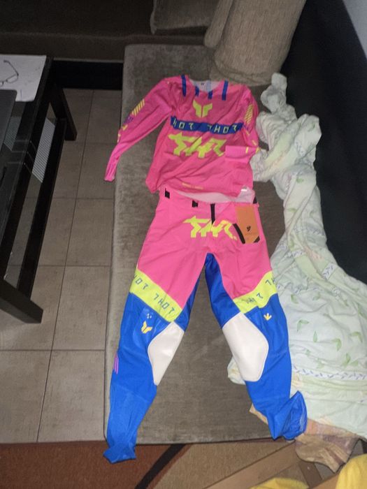 Продавам екип за ендуро