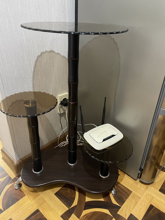 Продам уголок, подставку в прихожую