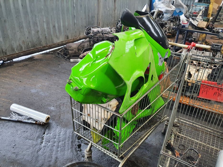 Dezmembrari Kawasaki Ninja ZX-6R (1995-2021) 0.6i 16-valve DOHC Benzi