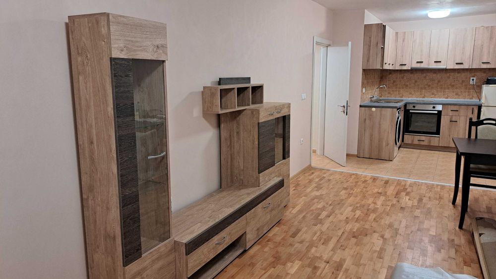 Дава се под наем Двустаен апартамент в Варна, Лятно кино Тракия - 60 кв.м за 408 € - Снимка #1