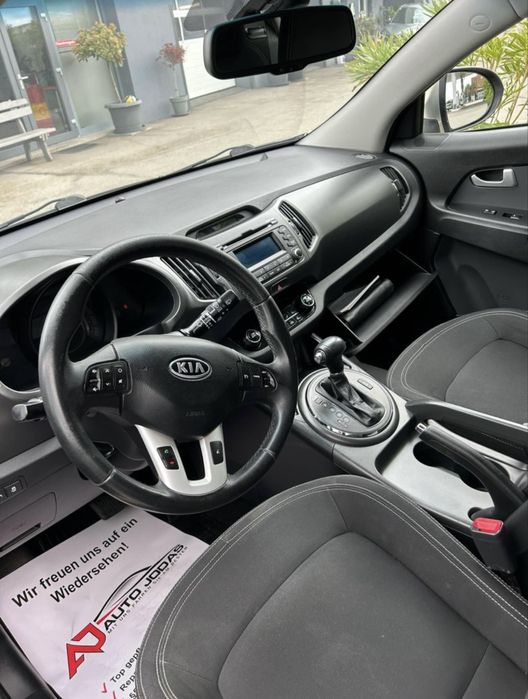 KIA Sportage 2011 — imagine 2