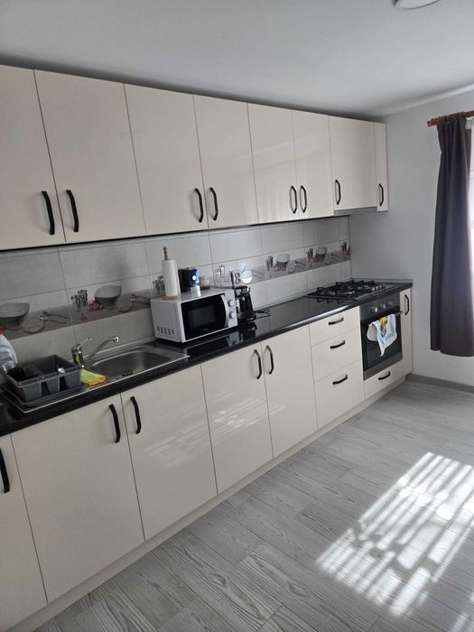 Proprietar – Apartament lux 3 camere, 94 mp, Etaj 1, Ghermănești (Snagov) – Încălzire în pardoseală, Recent renovat, 2 balcoane