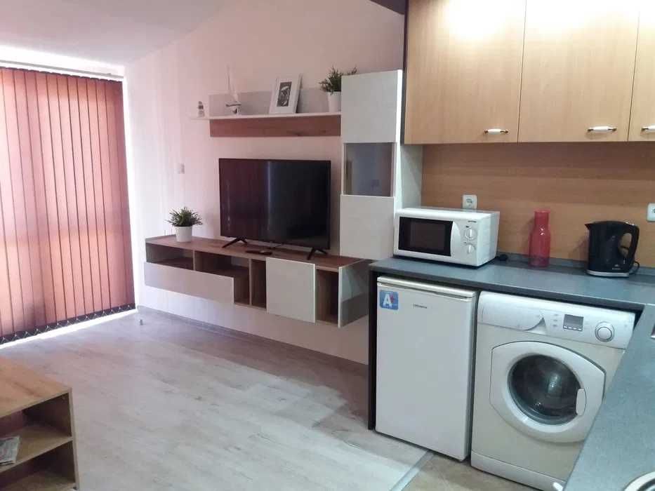 Дава се под наем Тристаен апартамент в Созопол - 100 кв.м за 1249.5 € - Снимка #1