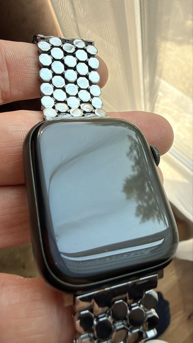 Продавам Apple Watch 7