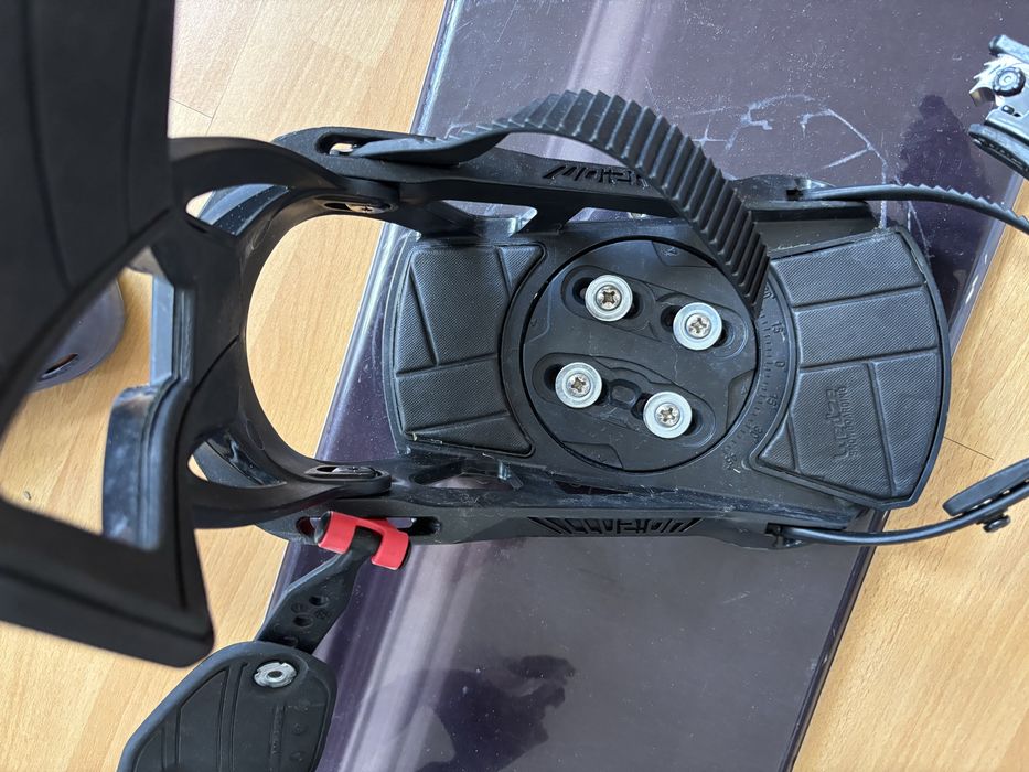 Placa Snowboard 147cm Booti 44 Legaturi Husa placa casca ochelari schi stare noua