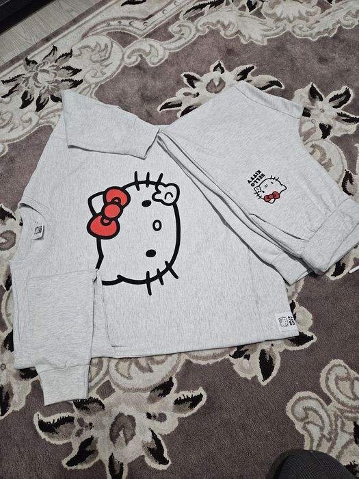 Set dama sport hello kitty gri mărimea 40,nou fără eticheta