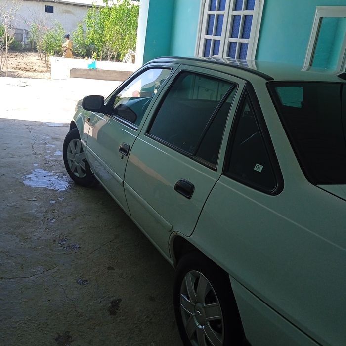 Neksiya 2 avtomobil sotiladi