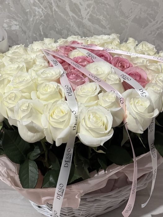 Корзина роз с буквой А