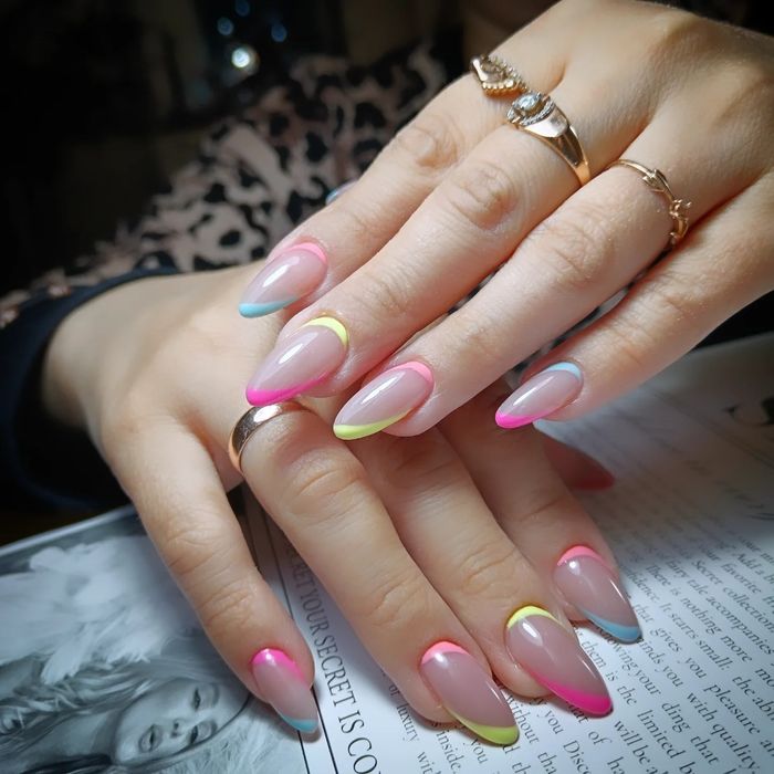 Маникюр  с покрытием за час !Наращивание Мастер с опытом акция