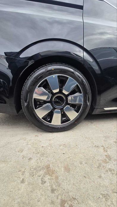 ZEEKR 009 miniven KIA, Voyah, BYD o'rniga