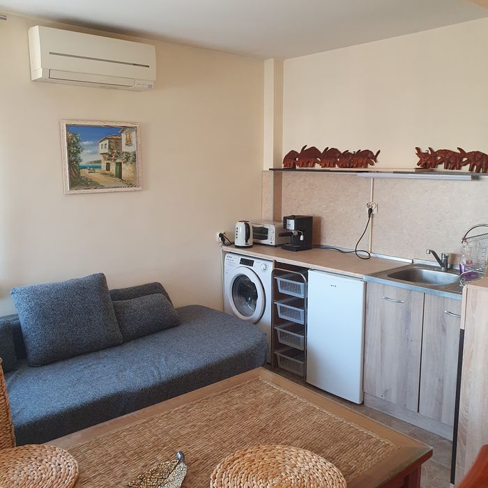 Дава се под наем Многостаен апартамент в Варна, Червен площад - 98 кв.м за 765 € - Снимка #19