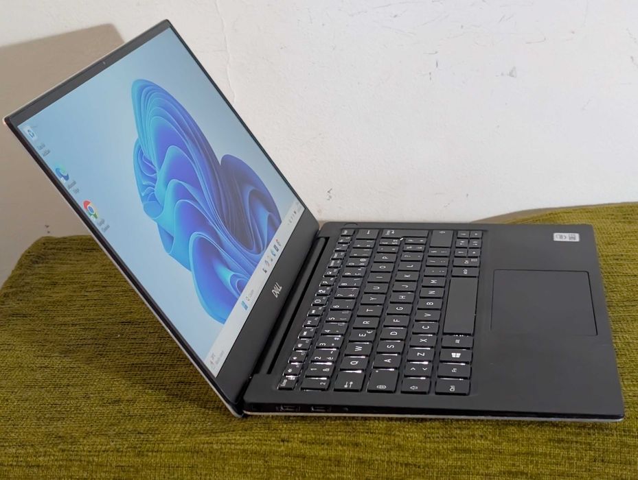 Laptop DELL XPS 13 7390, Intel Core i5-10210U, 8GB DDR4, 256GB SSD, 13.3 Inch Full HD