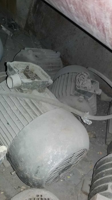 Двигатели от 1,5 до 5 кВт нерабочие