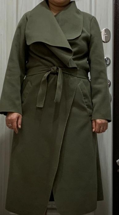 Продам пальто осенне-весенние