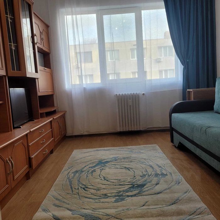 Vând cameră de camin zona Tractorul