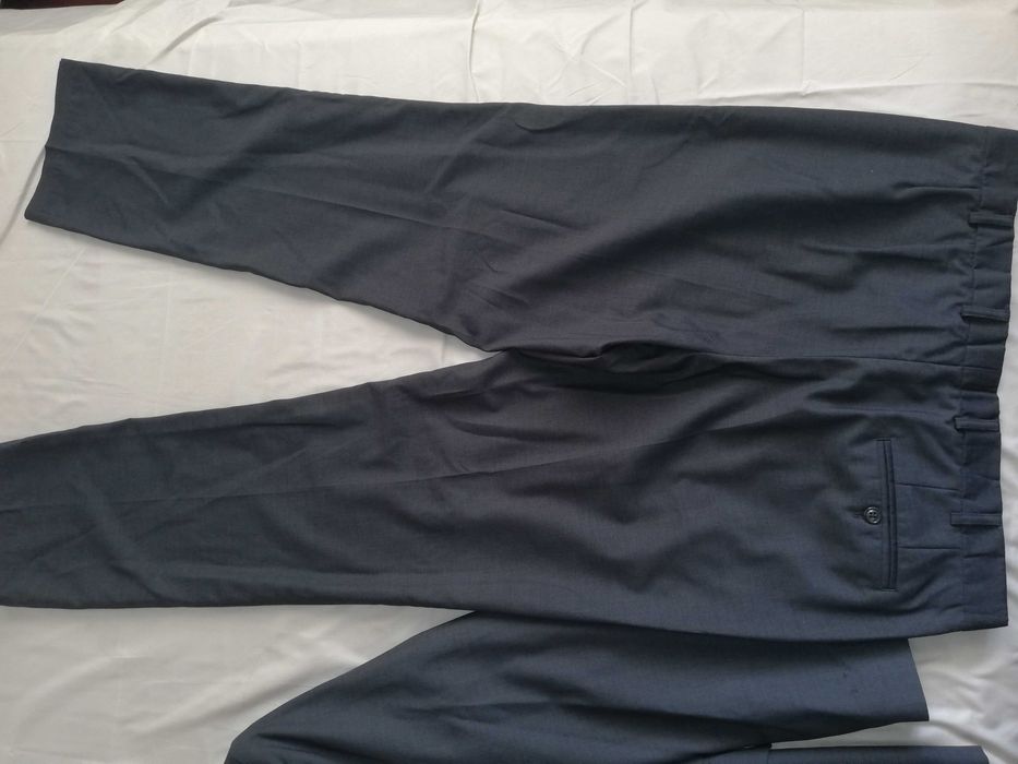 ХL. Елегантен мъжки, сив костюм с риза