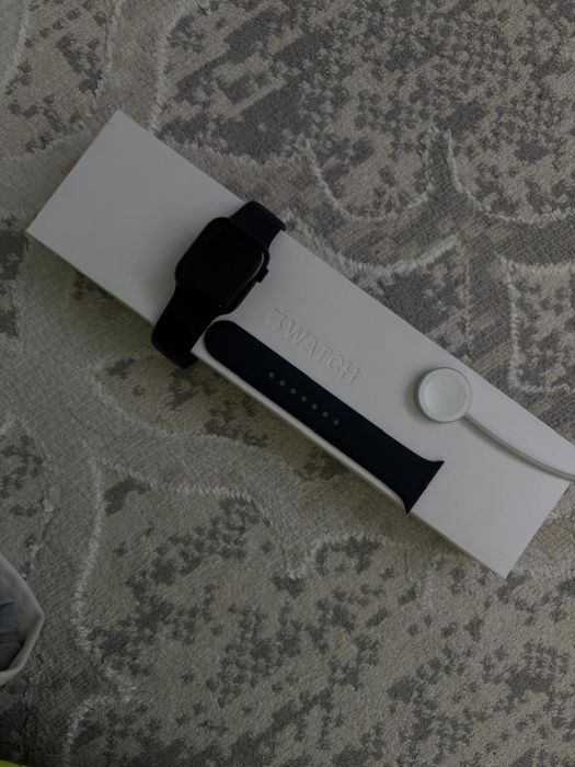 Продам Apple Watch 7 (41mm)