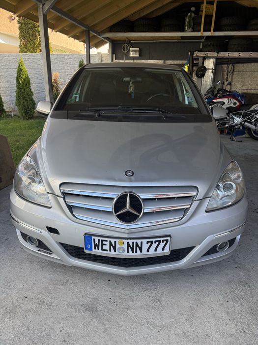 Mercedes-Benz B 200