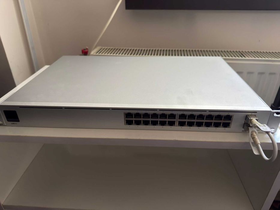 Switch Ubiquiti USW Pro 24 + bonus