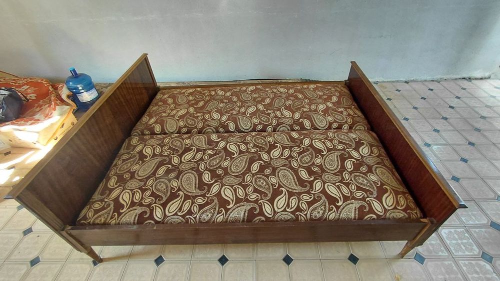 Спальный сотилади б/у холати яхши